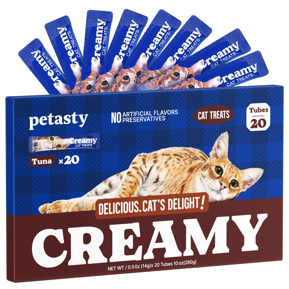 PETASTY friandises chat thon dans l'emballage prêt à la dégustation.