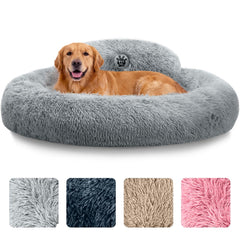 Lit donut PetJett gris avec pelage doux, pour un repos agréable.