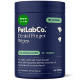 PetLab Co. lingettes dentaires pour doigts en action, nettoyage en douceur des dents.