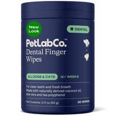 PetLab Co. lingettes dentaires pour doigts en action, nettoyage en douceur des dents.