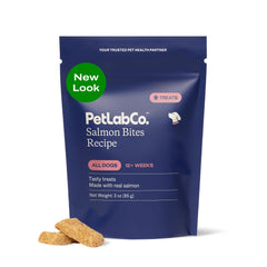 PetLab Co. Salmon Bites, emballage pratique pour récompenser lors de l’entraînement.