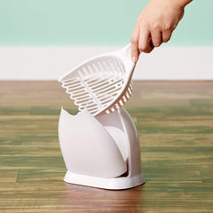 Petmate Scoop N' Hide bac profond et râteau intégré pour saisir les grumeaux tenaces.
