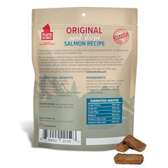PLATO Real Strips saumon, format morcelé idéal pour petites bouchées.