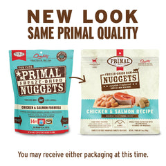 Nuggets Primal Pet Foods poulet-saumon, gros plan sur la texture appétente prête à consommer
