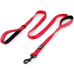Longe Primal Pet Gear avec poignées doubles pour contrôle précis pendant la balade.