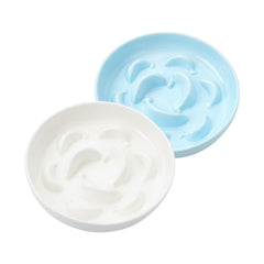 Bol lent PTOBER pour chat en céramique blanc et bleu favorisant une alimentation contrôlée.