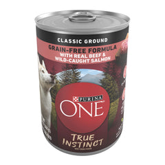 Purina One devant emballage pâtée boeuf-saumon, protéines riches.