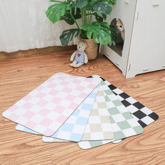 Tapis Ralxion à carreaux pour chiens, repas propres et confortables.