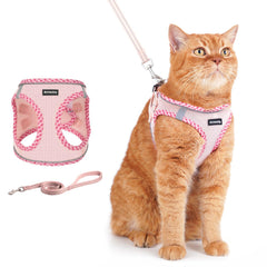 Harnais Rttochfy pour chat à torse ajustable offrant un port confortable.