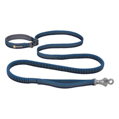 Ruffwear Roamer Bungee en action pendant une course avec chien, liberté et sécurité.