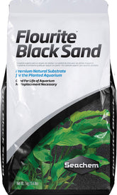 Seachem Flourite sable noir dans un aquarium planté, esthétique et durable.