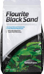 Seachem Flourite sable noir dans un aquarium planté, esthétique et durable.