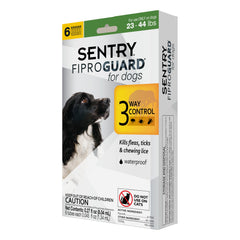 Sentry Fiproguard sur le dos du chien, application facile et précise.