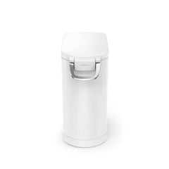 Poignée ergonomique verrouillable du simplehuman garantissant une fermeture fiable.