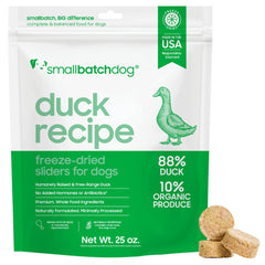 Nourriture Smallbatch Pets au canard lyophilisé – repas riche en protéines pour chiens exigeants.