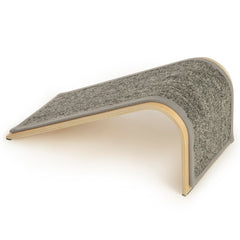 Structure en bois solide SmartyKat offrant stabilité pour grimper et descendre.
