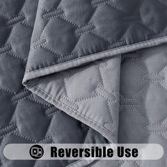 Housse canapé imperméable Smiry protège meubles et réduit les poils.