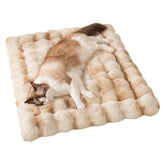Tapis SOMAHE pour chat en peluche camel, offre un confort apaisant pour les siestes.