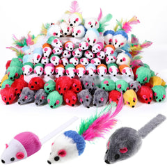 Sosation Souris-Jouet Peluche, douceur rassurante pour chats lors des sessions de jeu.
