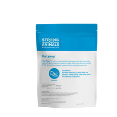 Strong Animals First Peep – Poussins mangeant le mélange enrichi.