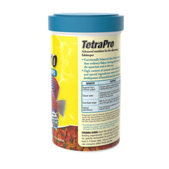 TetraPRO Color Crisps reste en surface plus longtemps pour l’alimentation des poissons.