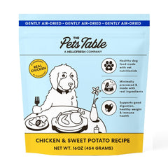 The Pets Table emballage montrant poulet et patate douce, option pratique pour repas équilibré.