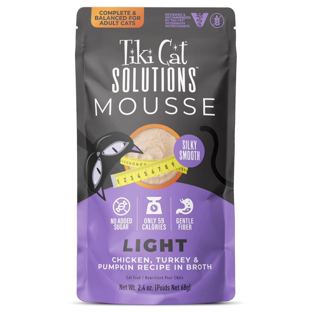 Mousse au poulet Tiki Cat Solutions Light, texture riche et légère.