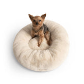 Lit chien doux UnHide Floof en fausse fourrure pour repos apaisé.