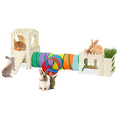 Habitat UNMOONY pour lapin en bois avec château et tunnel, favorisant jeu et exploration.