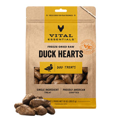 Friandises Vital Essentials coeurs de canard séchés dans l'emballage, idée pour récompense.