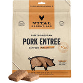Vital Essentials mini-patty porc lyophilisé, source protéique élevée pour chats actifs.