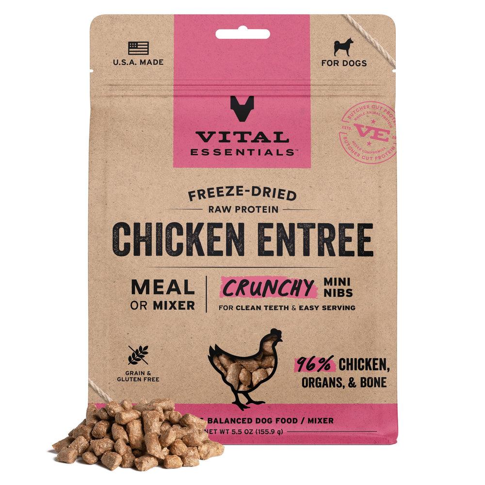 Vital Essentials poulet nibs croustillants dans sachet scellé, fraîcheur assurée.