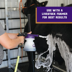 Animal en lavage avec le shampooing Weaver Leather.