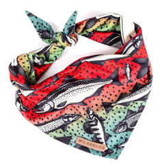 Bandana Wilderdog en maillage léger et séchage rapide pour chien actif.