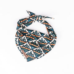 Bandana Wilderdog en maillage léger, idéal pour le camping et le séchage rapide.