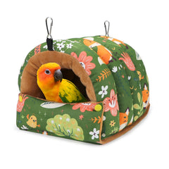 Hamac Wontee nid d'oiseaux hivernal offrant chaleur et sécurité.