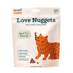 Love Nuggets de WOOF dans le paquet ouvert, prêt à être partagé pendant l'entraînement.