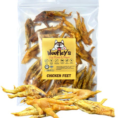 Woofley's Pattes de Poulet – emballage principal, friandise naturelle prête à l'emploi pour chiens.