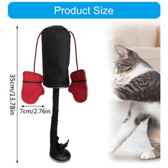 Joueur chat utilisant un jouet interactif divertissant et actif.