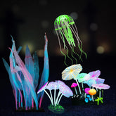 Ze iwysi méduse réaliste, décor aquatique sous lumière bleue