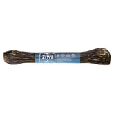 ZIWI jarret de cerf os de boeuf emballé — friandise naturelle pour le dressage.