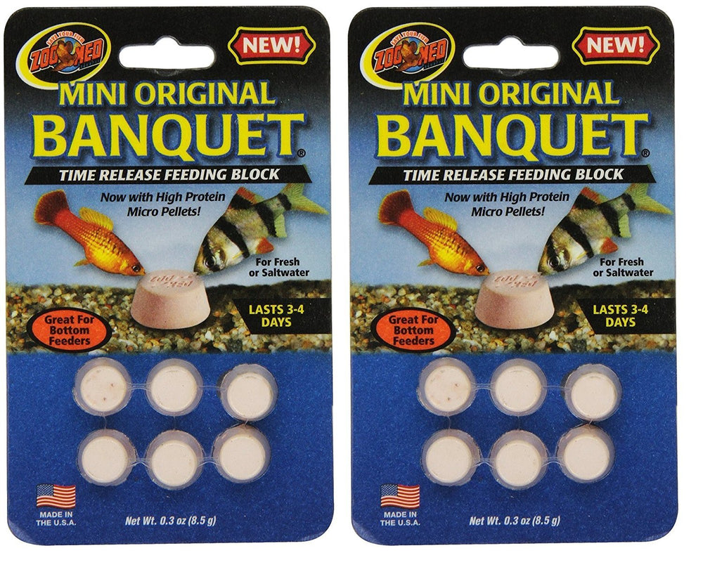 Zoo Med Alimentateur Bloc Banquet Mini dans un aquarium, alimentation pratique.