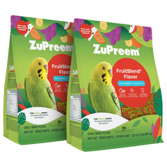 ZuPreem FruitBlend pellets colorés dans un bol pour petits oiseaux, favorisant l'appétit et l'alimentation équilibrée.