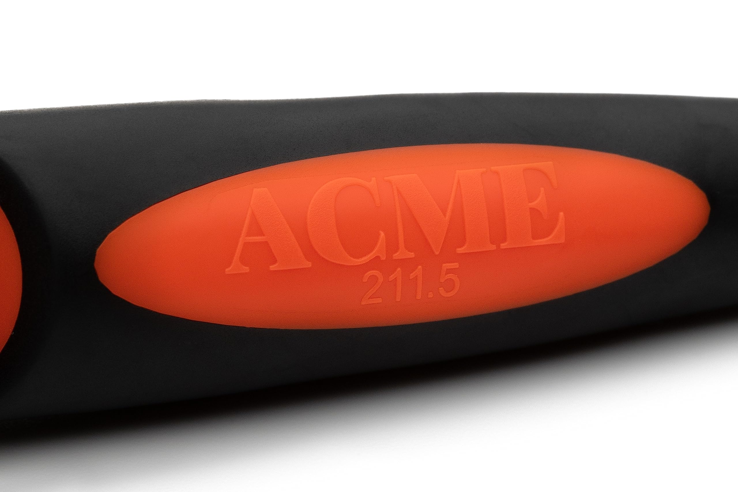 ACME Alpha 211.5 montre la portée longue en dressage.