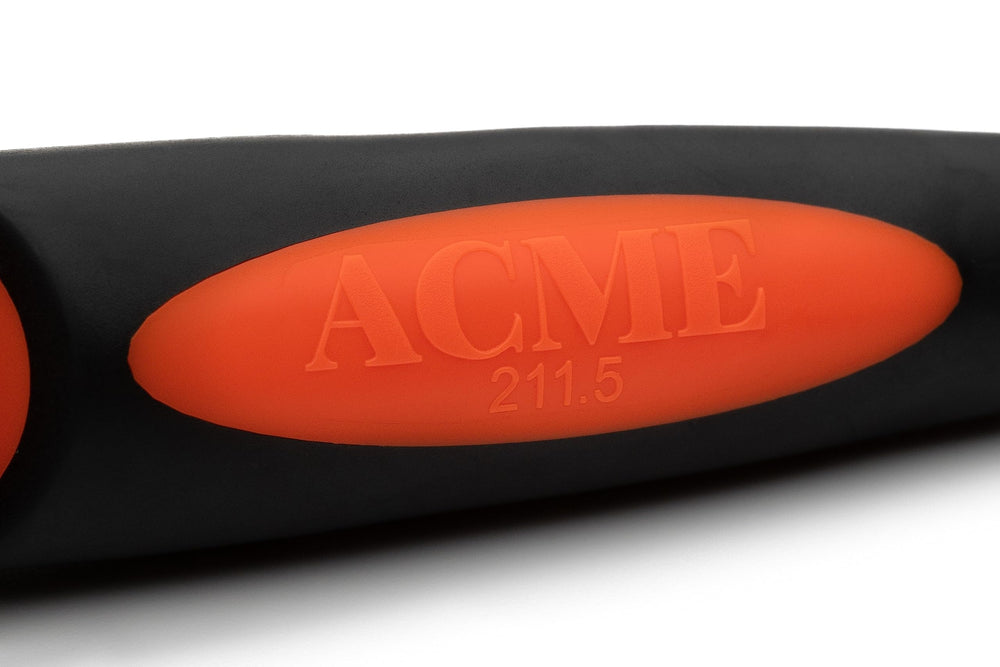 ACME Alpha 211.5 montre la portée longue en dressage.