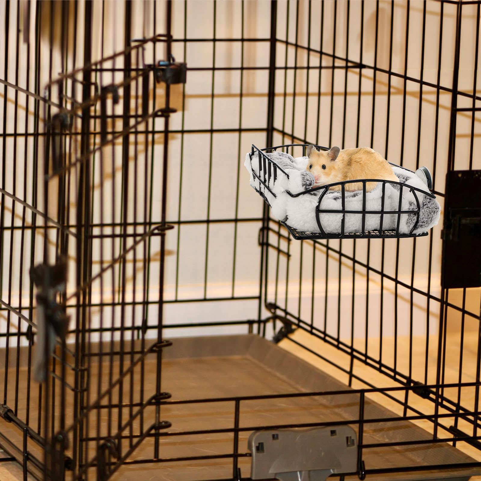 Acshio plateforme sécurisée au sol de la cage, zone de jeu et sieste.