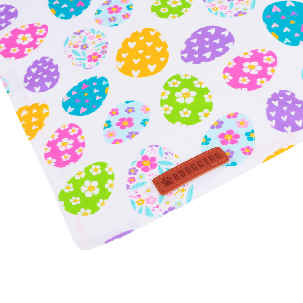 Pack ADOGGYGO de deux bandanas paques, pratique et cadeau.