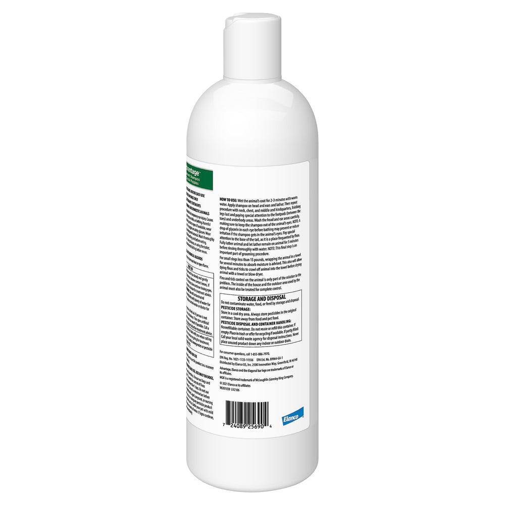 Advantage: mousse-shampoing-puces-tiques-chien, massage généreux pour pelage propre.