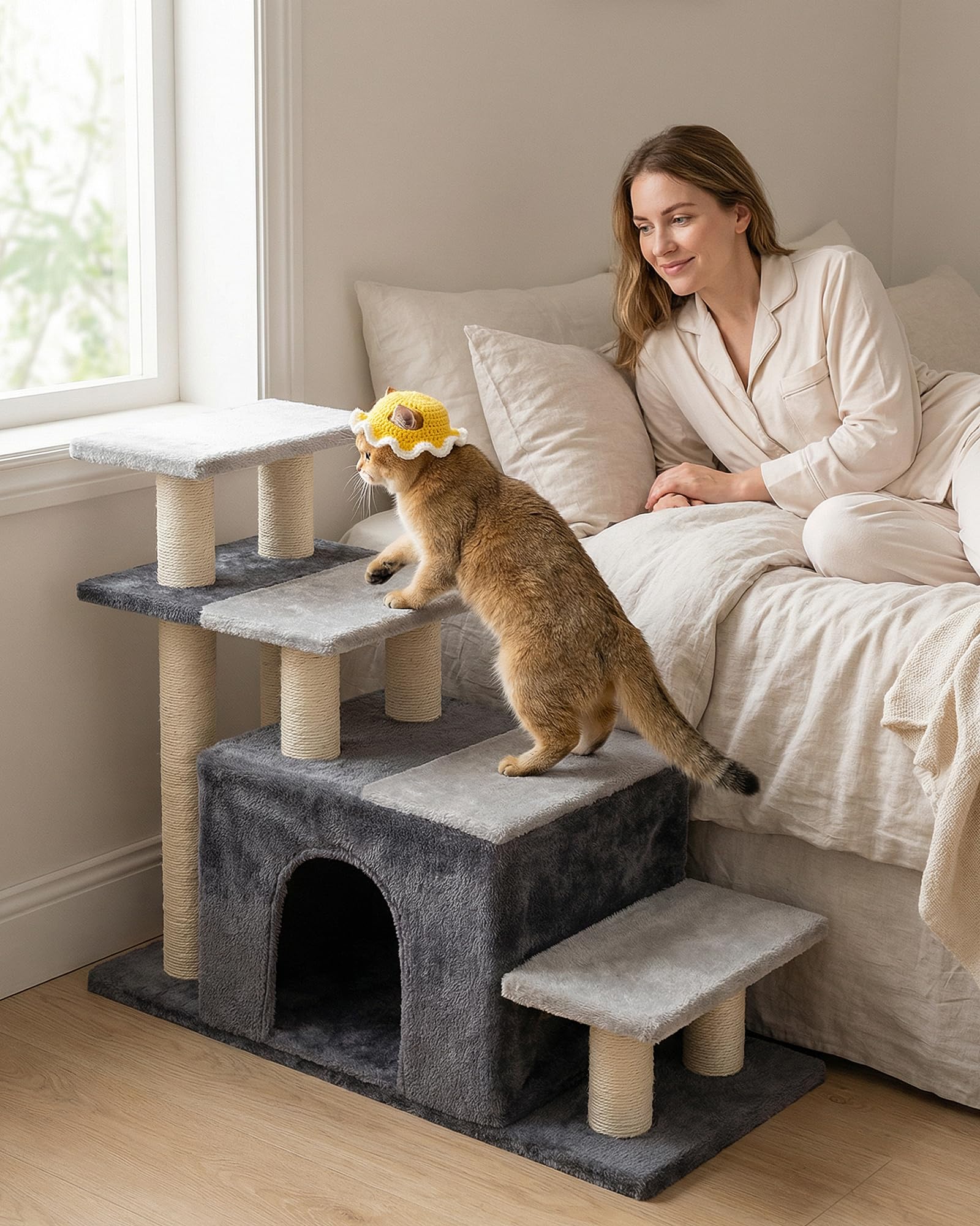 Aechonow Base Solide 30x13 Pouces assure stabilité même pour les chats lourds.