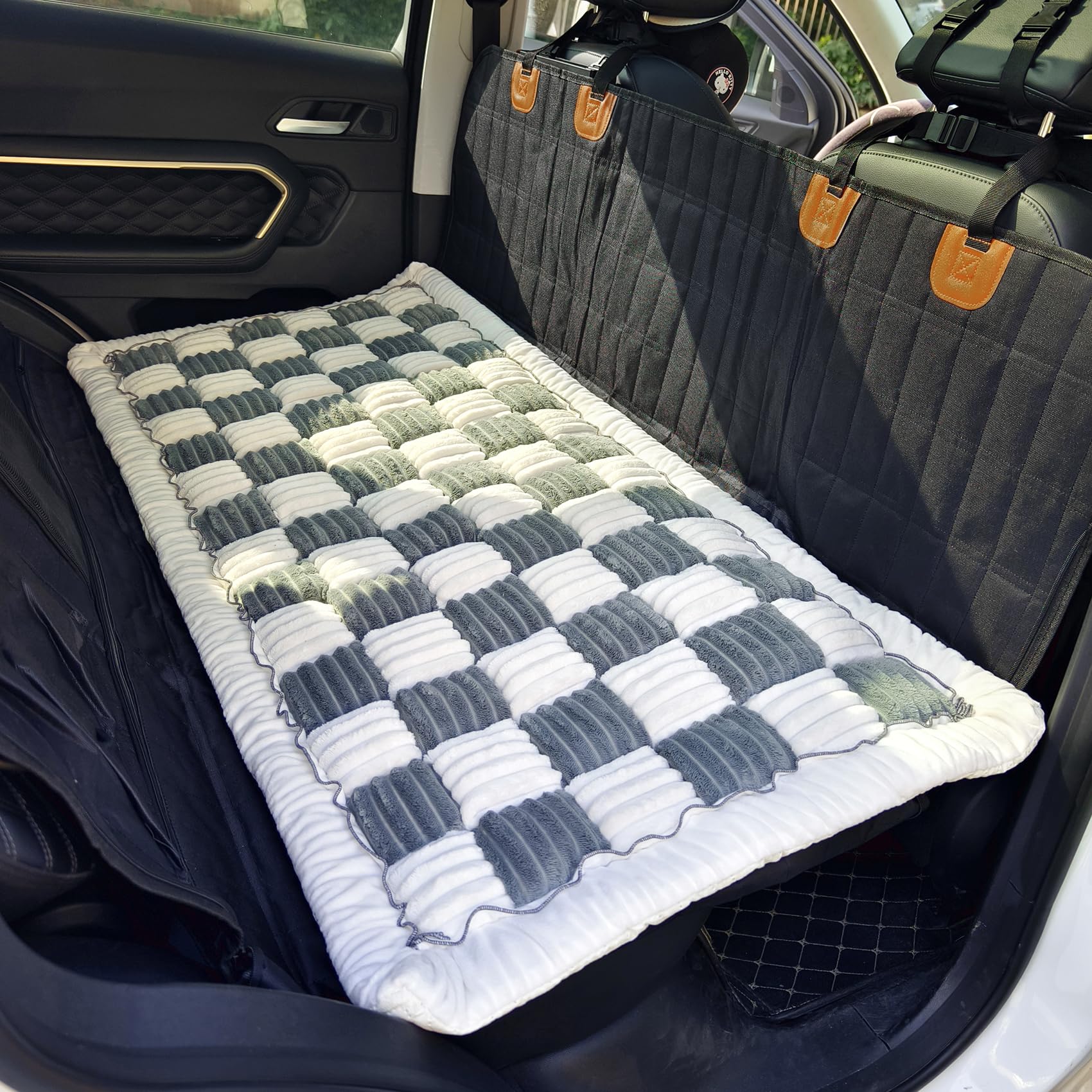 AEEISHOMEREFORM, tapis chien dos arrière, anti-glisse pour trajets plus sûrs.